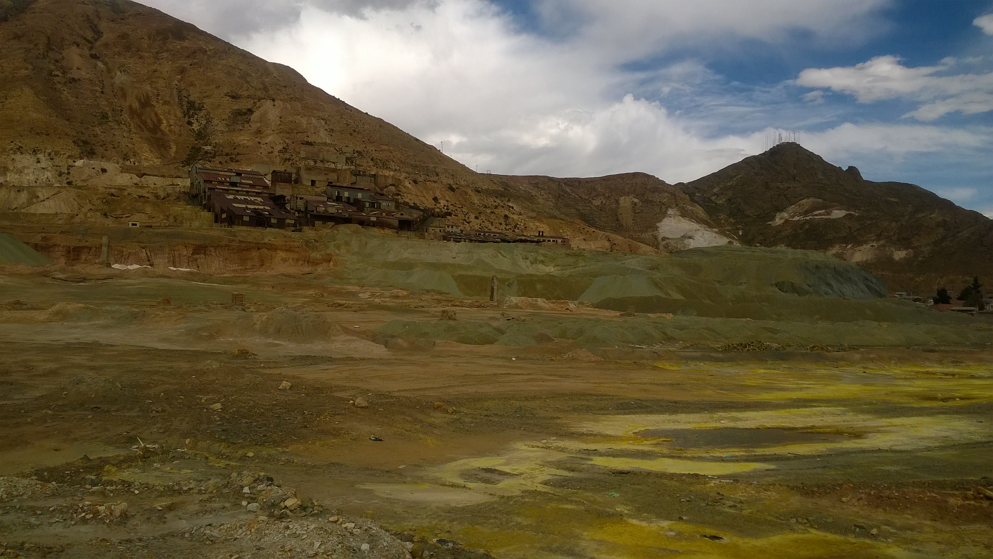 © Oscar Choque. Ehemalige Mineralienverarbeitungsanlage in Oruro, Bolivien